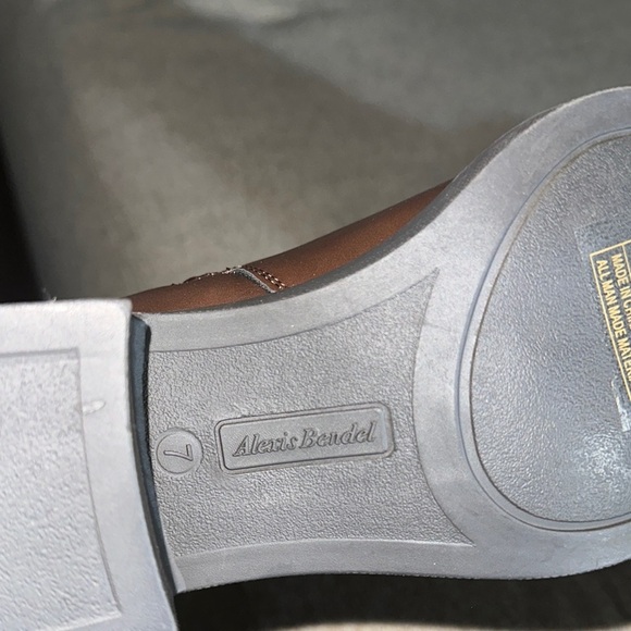 Brown Ankle Booties with Side Zippers - Picture 5 of 5